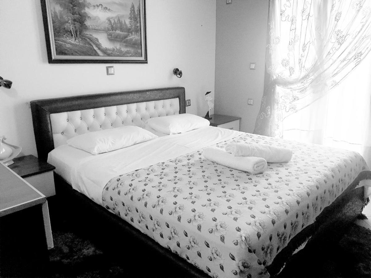 Apartment Rina Sarandë 外观 照片